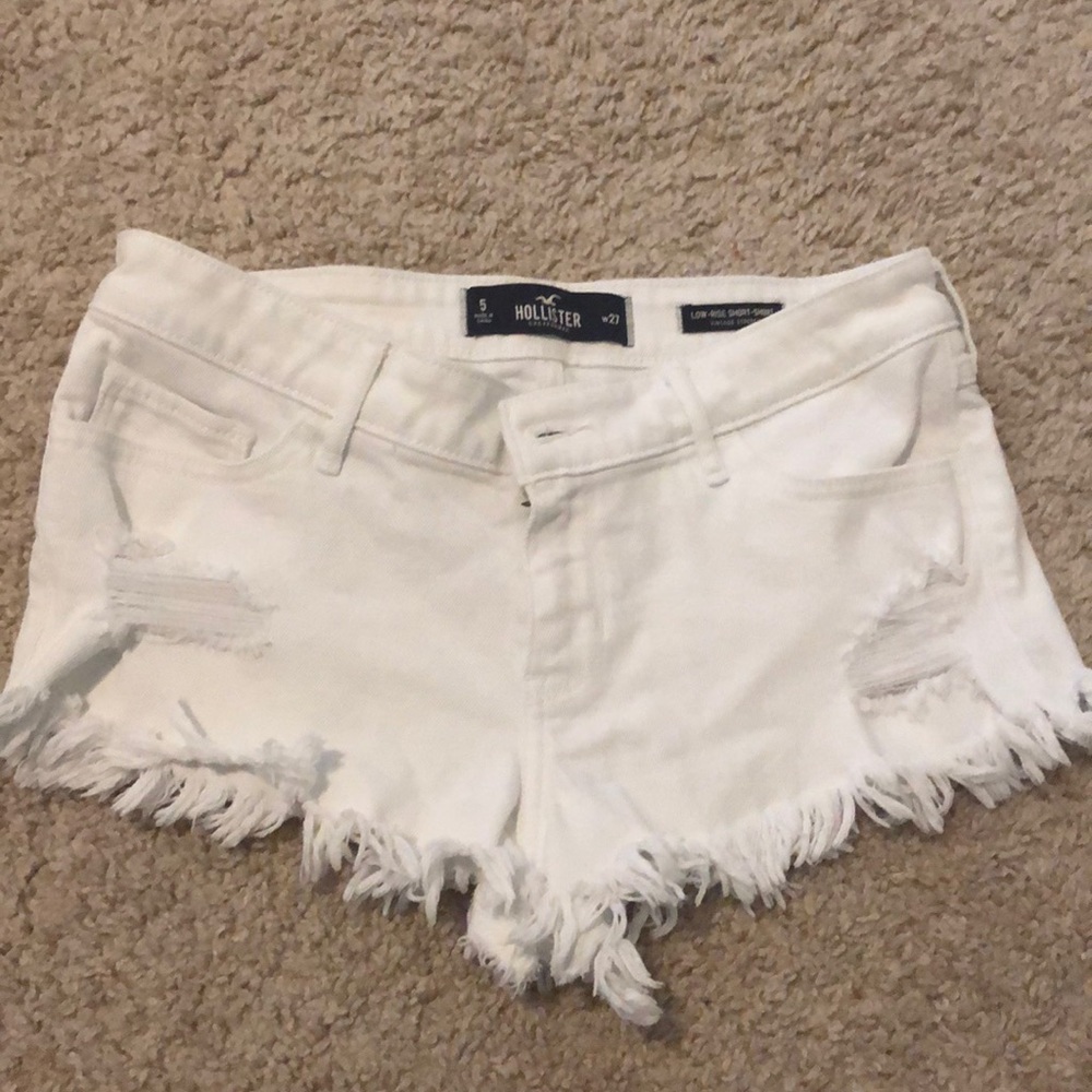 white hollister shorts
